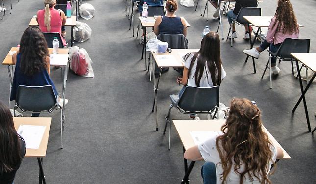 Mancano i test per tutti: 1600 studenti rispediti a casa