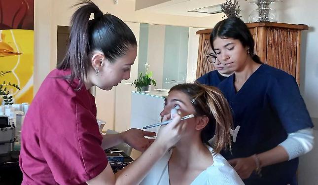 Le regine del backstage: le studentesse del Cfp firmano uno shooting d'autore