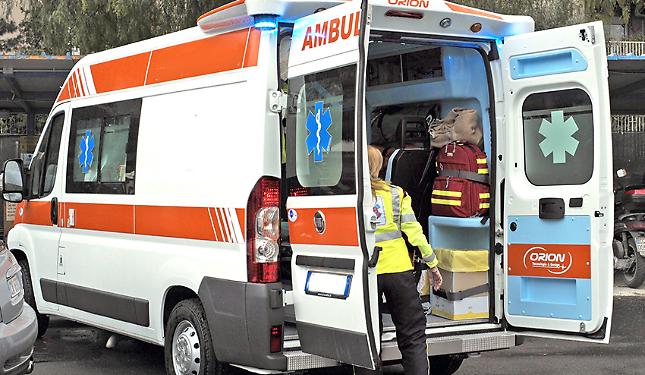 Non rispondeva alle chiamate, anziano trovato senza vita in casa