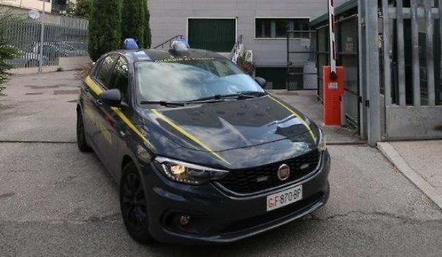 Bancarotta fraudolenta da 2,5 milioni di euro: sei misure cautelari