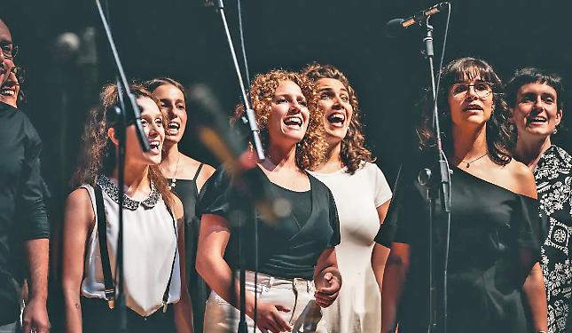 “Nel mezzo”: ecco il primo anno della band PopGlow