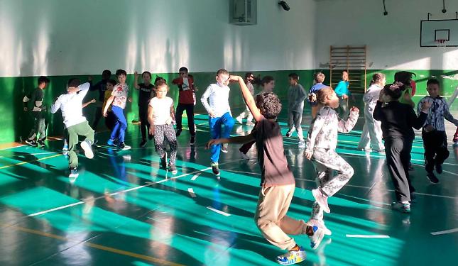 Quando l’Hip Hop entra a scuola: ritmo, inclusione ed entusiasmo