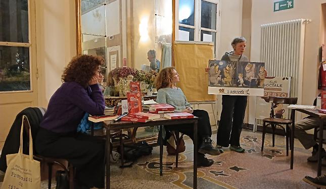 Quando la filosofia scende in Stazione: pensieri in viaggio tra un caffè e un’idea