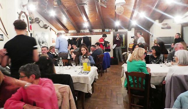 Tra buon cibo, risate e tradizione: la Compagnia del Birùn festeggia il Natale a tavola