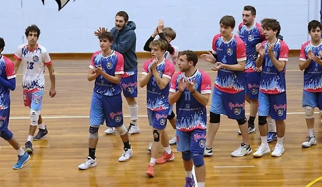 Nuove divise, stessa storia: il Villanova non perde la testa