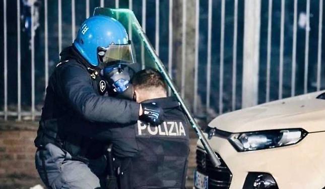 Torino: fermato un 22enne per l'aggressione al poliziotto Calista