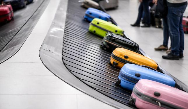 Caselle, maxi controlli sui passeggeri: 6 milioni di euro non dichiarati