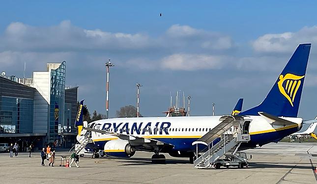 Ryanair conferma i voli estivi per Cagliari e Palermo: 10 viaggi a settimana
