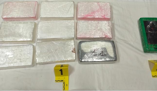 In autostrada con pi&ugrave; di 10 kg di cocaina purissima: arrestato