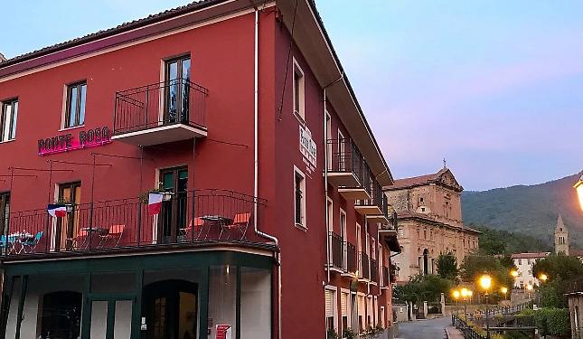 Riapre la Locanda Ponte Rosa: tradizione e accoglienza nel cuore del Borgo Medievale