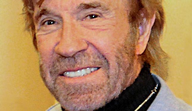 L'ultimo "calcio rotante": Addio a Chuck Norris, l'uomo dalle mille incarnazioni