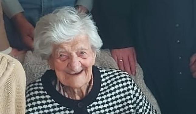 Oggi festeggia un secolo di vita: auguri alla signora Margherita per i suoi 100 anni