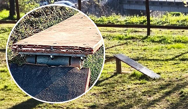 Area cani: aperta da un mese, gi&agrave; danneggiata