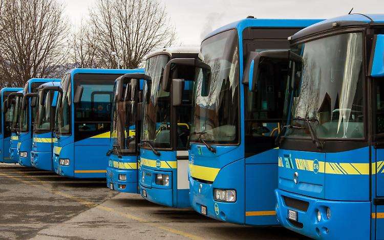 Caos autobus: oggi servizio regolare in Val Tanaro, continuano le indagini della Procura