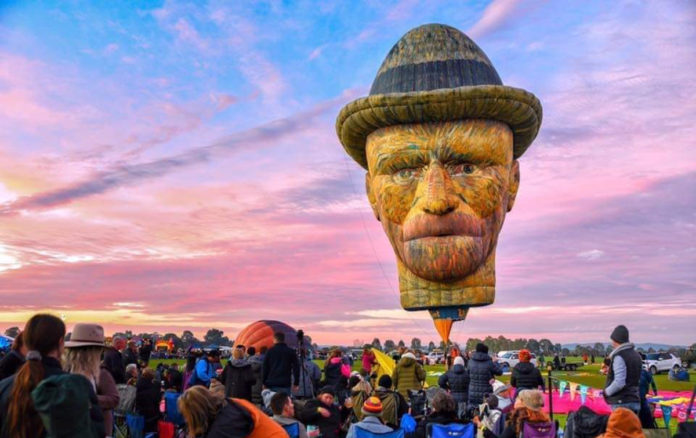 Raduno Epifania Mondovì: la mongolfiera Van Gogh